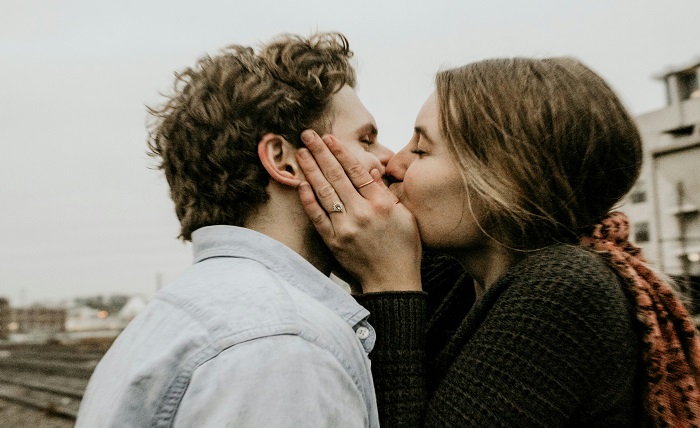 what is a rainbow kiss